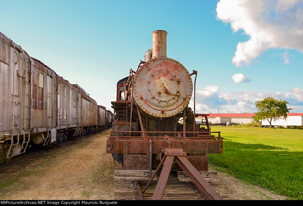 Illinois Central 2-6-0 Steam Loco